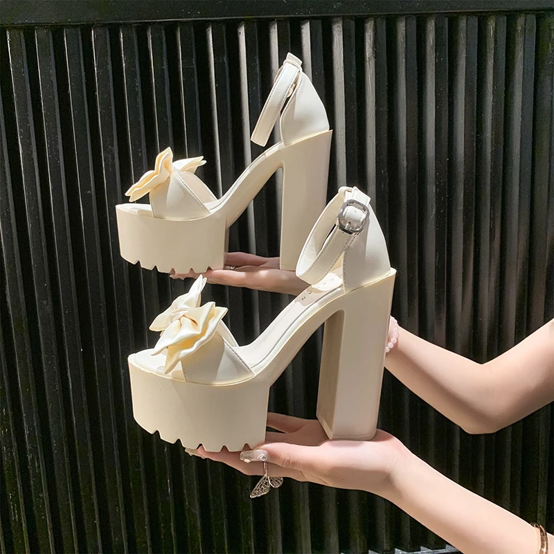 여성 샌들 2025 새로운 여름 신발 트렌드 블랙 화이 - Women Fashion Trend 2025 리뷰 및 가격