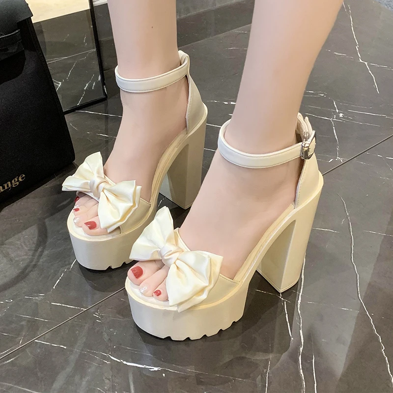 여성 샌들 2025 새로운 여름 신발 트렌드 블랙 화이 - Women Fashion Trend 2025 리뷰 및 가격